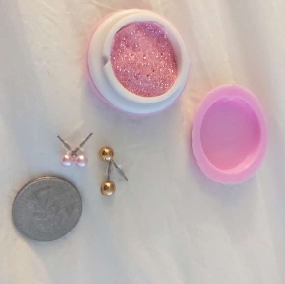 Gold and Pink Tone Stud Earrings in Hand-Crafted Storage Box - Picture 3 of 7